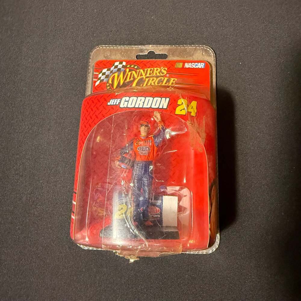 2008 NASCAR Winners Circle Jeff Gordon #24 Driver Figurine